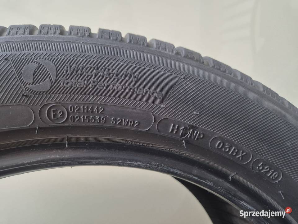 2 Opony całoroczne Michelin 2355018 101V H1 sprzedam