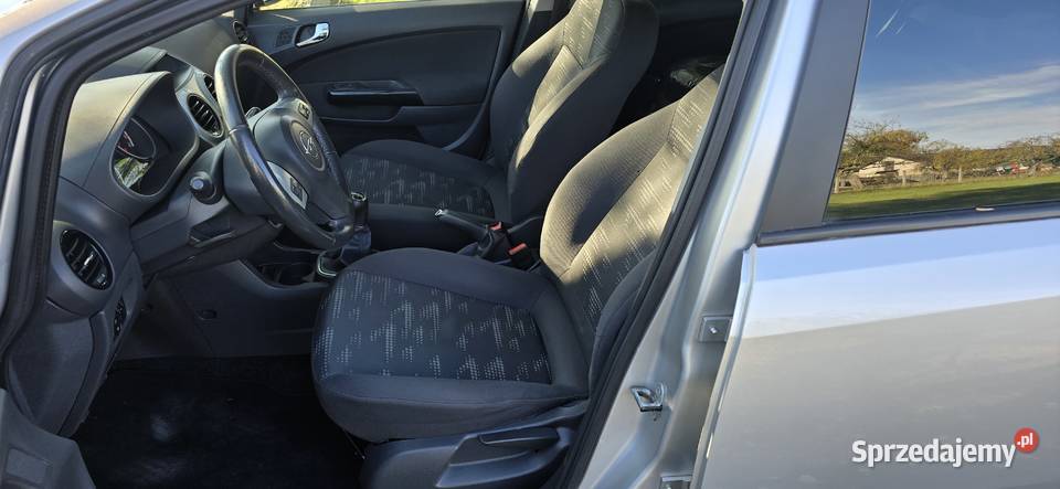Opel Corsa 12 zadbane i ekonomiczne autko Pamiętna