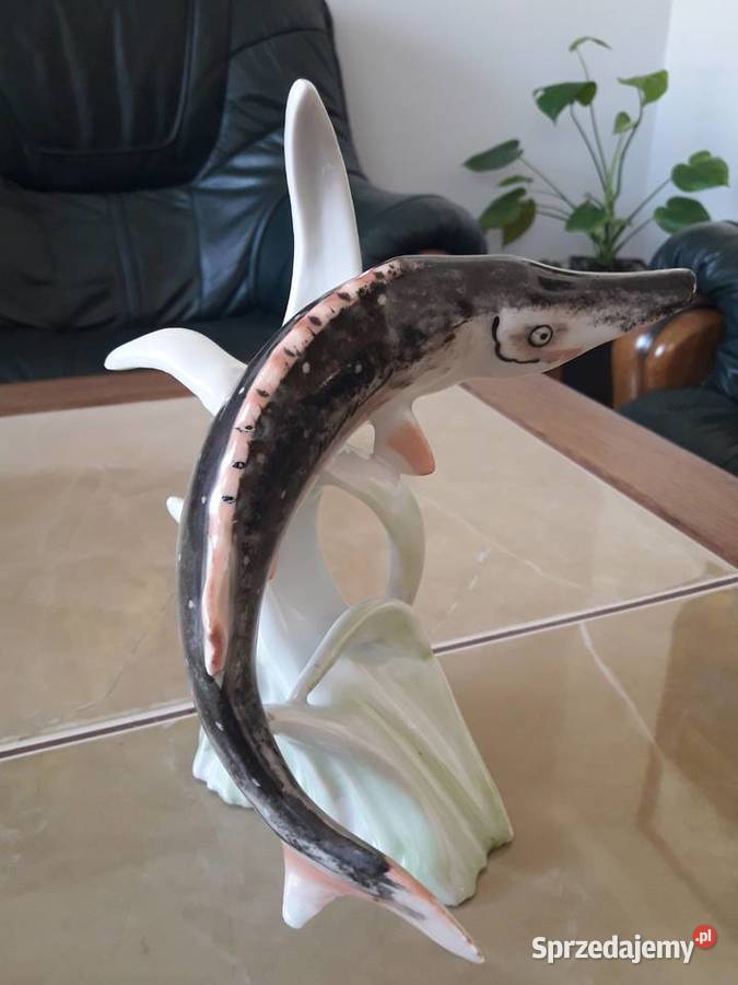 Figurka porcelanowa jesiotr sygnowana lata 60 te lubelskie sprzedam