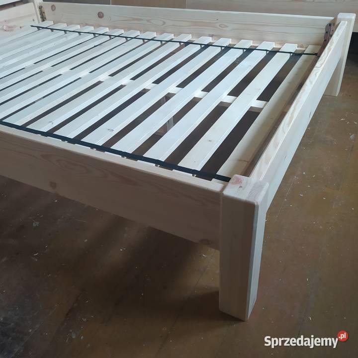 Nowe wytrzymałe łóżko sosnowe 140x200 na Łóżka, wersalki i sofy Nisko