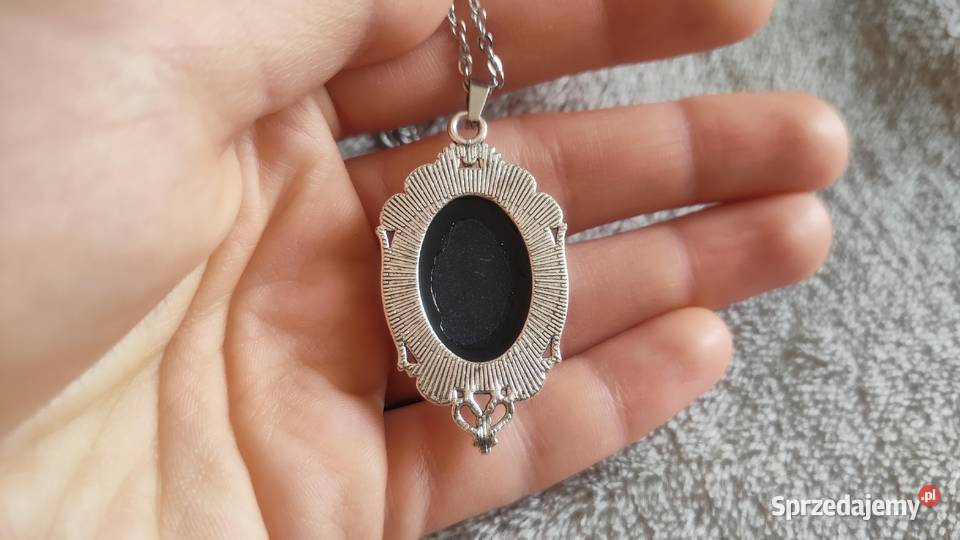 Wisiorek wisior naszyjnik kamea z kobieta śląskie Tarnowskie Góry
