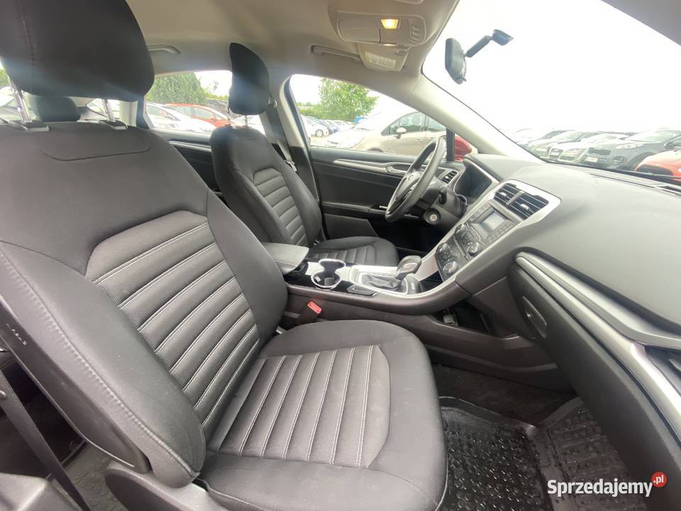 Ford Fusion z 2015r bordowy