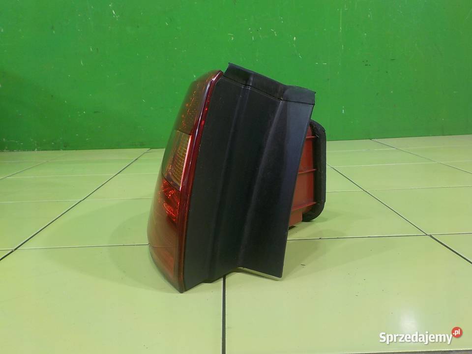 VW JETTA VI 14 TSI 12r SEDAN 4D lampa lewa tyl Suków sprzedam