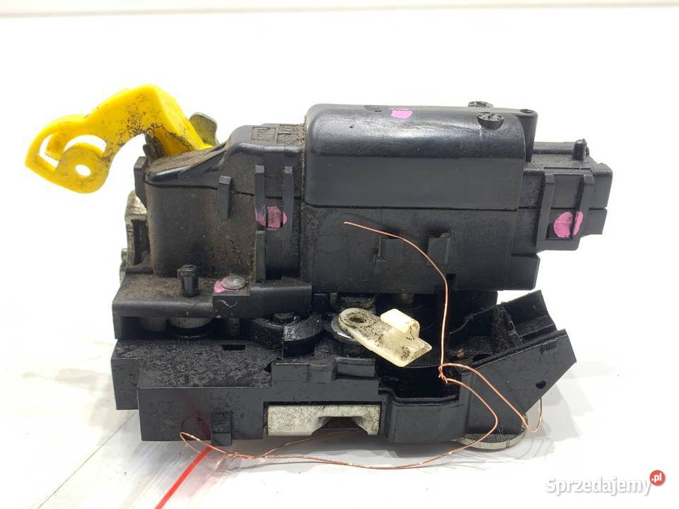 ZAMEK DRZWI PRAWY TYŁ DACIA DUSTER SUV 1018