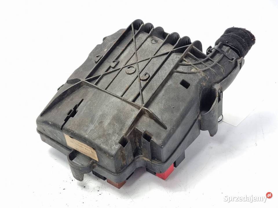 SKRZYNKA BEZPIECZNIKÓW IVECO COMPA 5801981302 osobowe Pozostałe Lipno