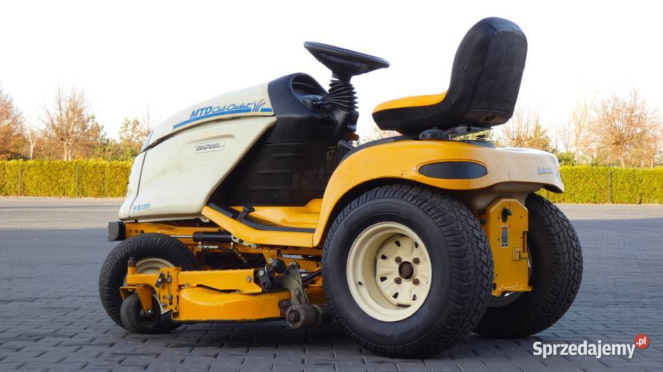 Traktor kosiarka Cub Cadet 3205 Kawasaki 2 Świnice Warckie