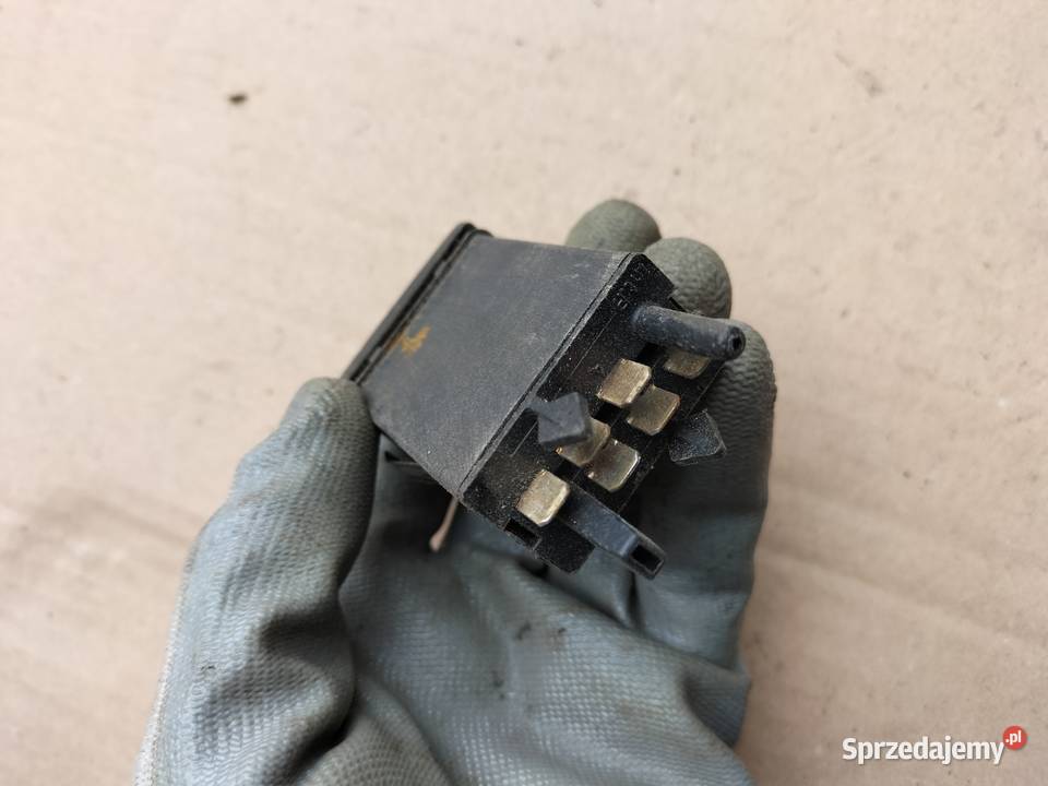 AUDI 4D0941503 WŁĄCZNIK WYŁĄCZNIK grzania