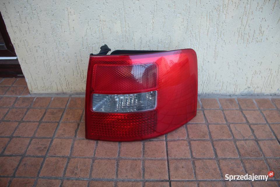 LAMPA PRAWY TYŁ AUDI A6 C5 KOMBI AVANT Lampy tylne