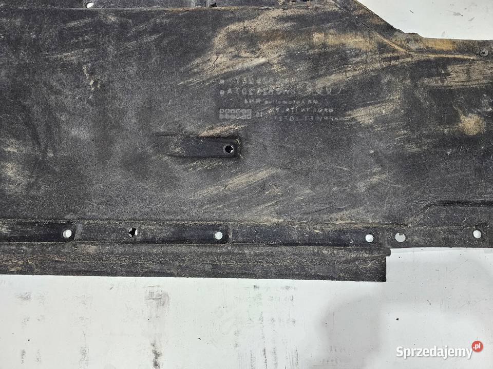 OSŁONA PODWOZIA LEWA AUDI A4 B9 8W0825207 osobowe Progi śląskie Przystajń