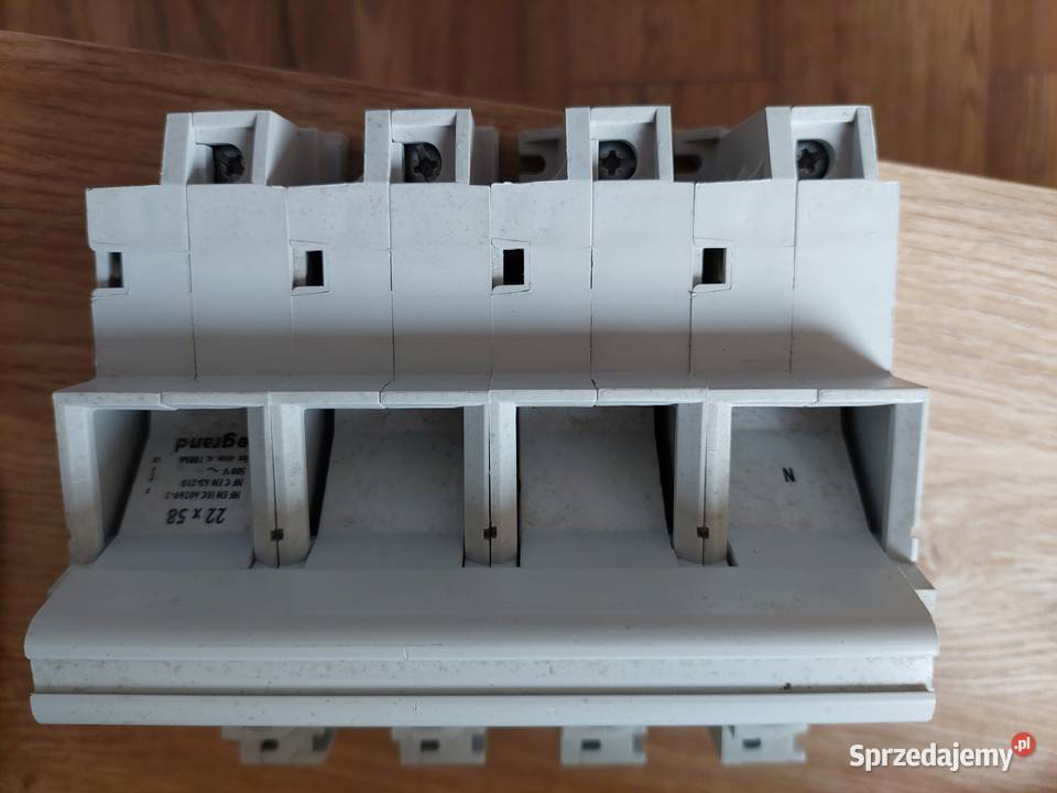 Sprzedam rozłącznik izolacyjny Legrand 22x58 Koszęcin