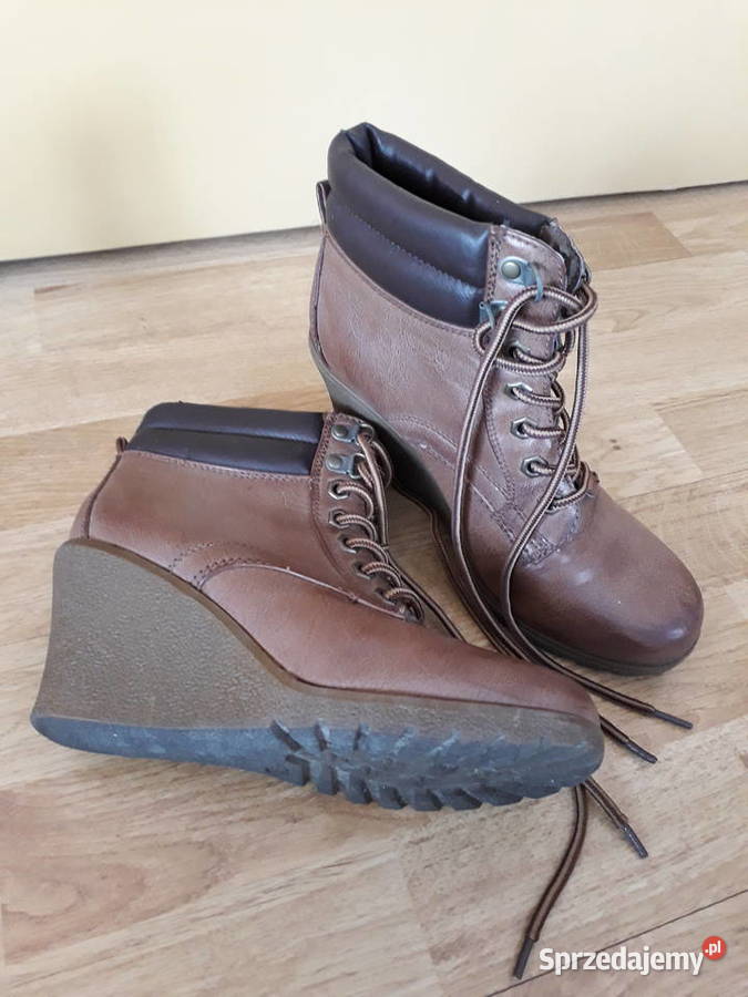 Półbuty damskie na koturnie Sokółka