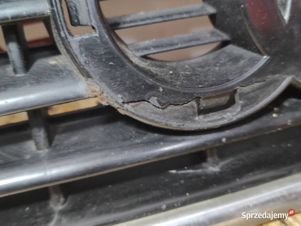 Grill Atrapa Audi A8 D2 Lift 2001 Uszkodzony Atrapy wielkopolskie Pleszew