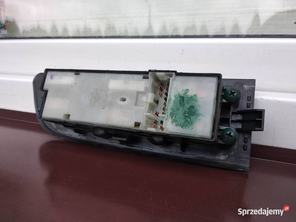 Nissan Terrano II 2 LIFT FL R20 panel sterowania osobowe Panele sterowania, przełączniki Sieradz
