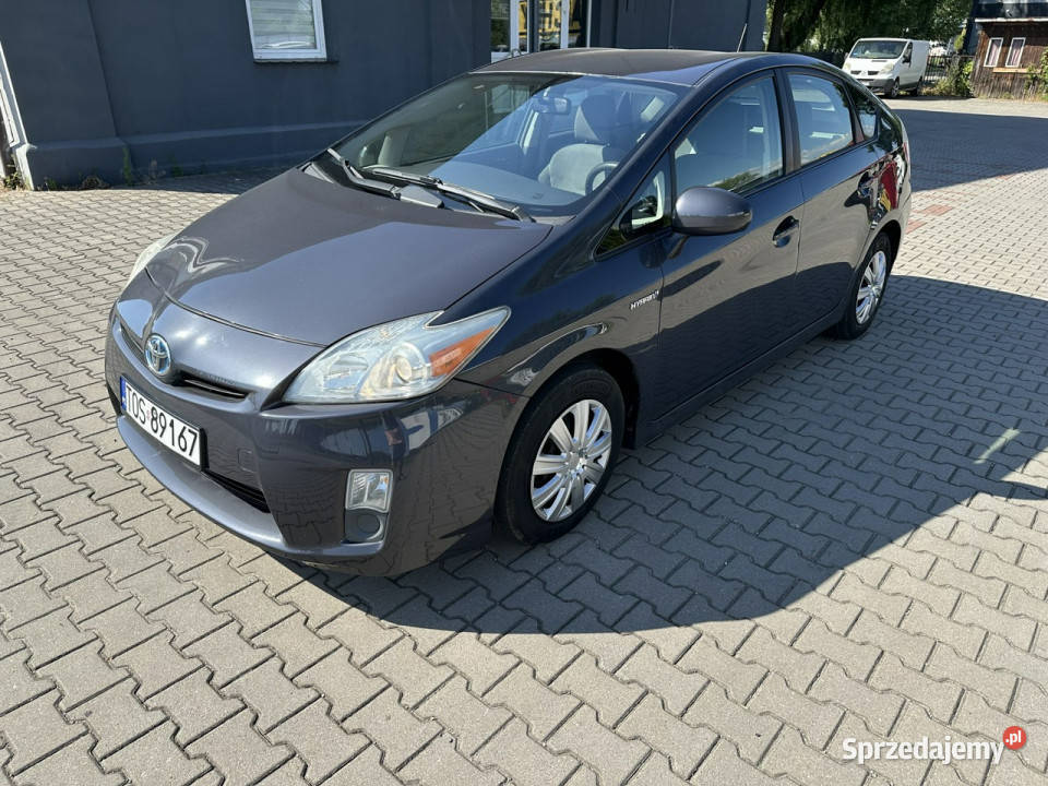 Toyota Prius 18 hybryda Zarejestrowany w Bateria wspomaganie kierownicy Ostrowiec Świętokrzyski