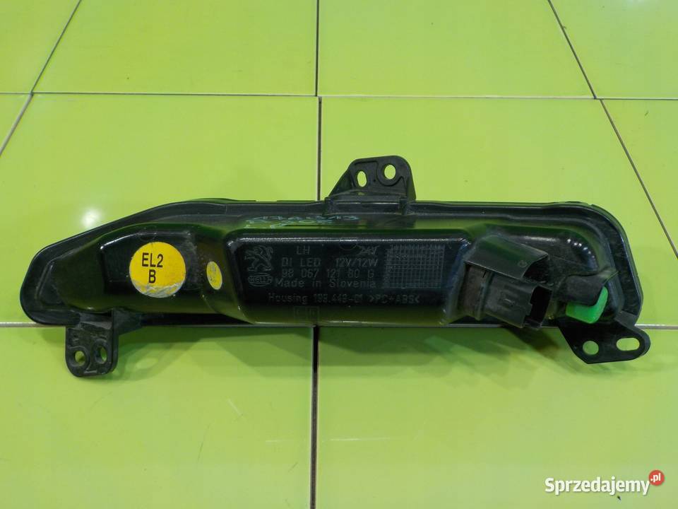 PEUGEOT 308 II GT 16r HB 5D kierunkowskaz lewy Suków
