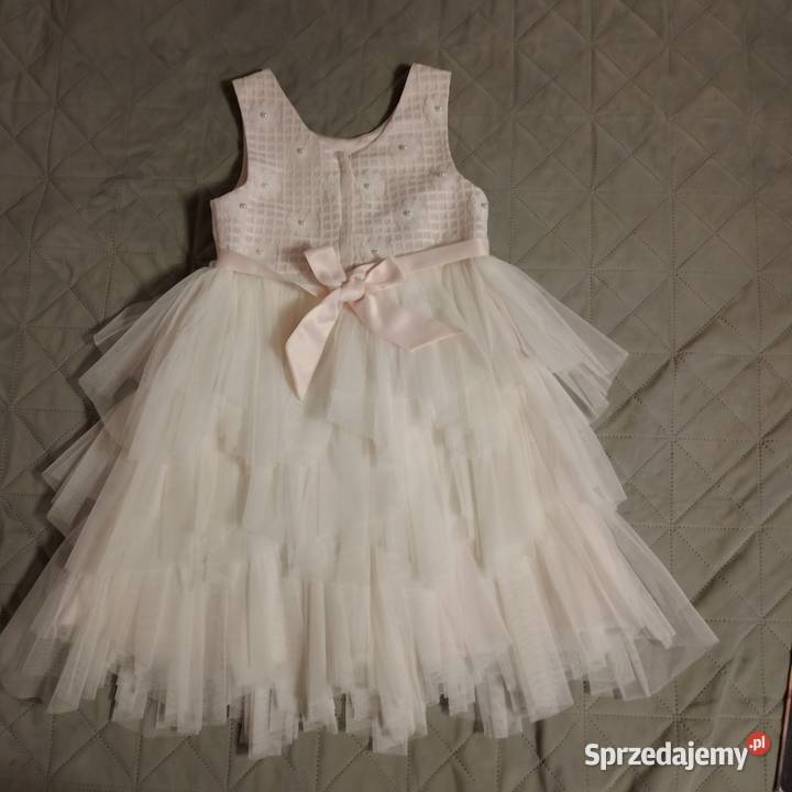 Sukieneczka różowa z kokardką i perełkami Zaścianki