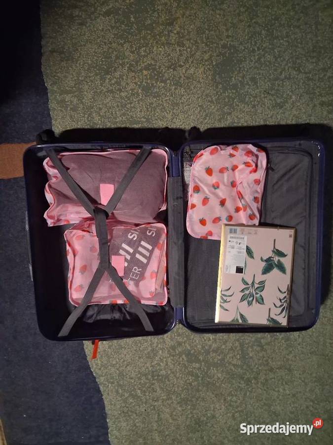 Walizka podróżna firmy Wittchen Kultura i Rozrywka Zambrów