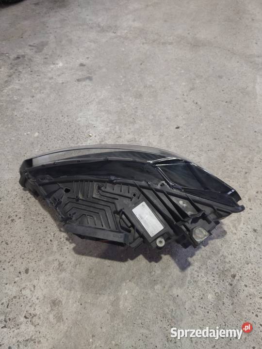Lampa Full LED prawy przód Peugeot 308 III T10 Zabiele-Piliki