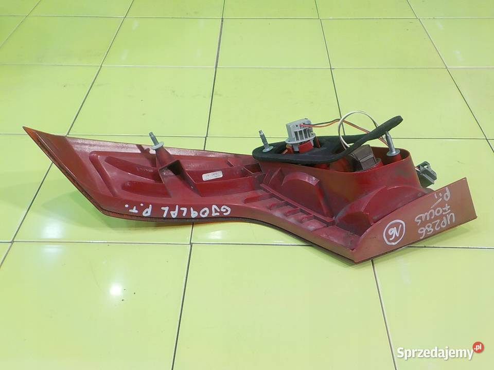 FORD FOCUS MK2 LIFT 20 B 09r CC lampa prawa tyl osobowe