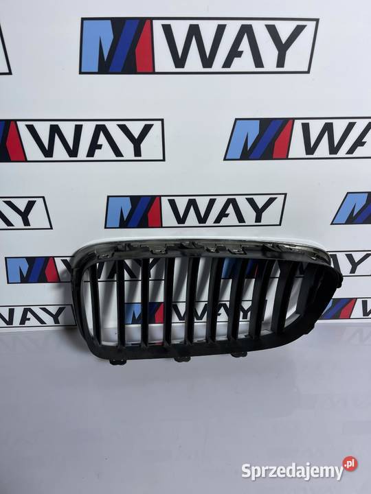 BMW F10 F11 NERKA GRILL PRAWA ATRAPA ORYGINAŁ