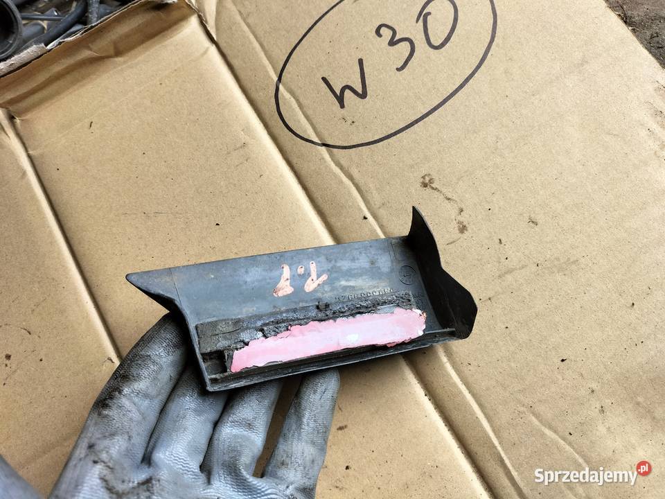 AUDI 80 B4 80B4 LISTWA NAKŁADKA BŁOTNIKA DOLNA osobowe Kamień-Kolonia sprzedam