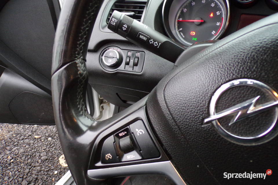 Opel Insignia Kombi 18Benz 140 Zarejestrowany aluminiowe felgi wielkopolskie Piła