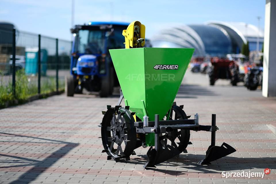 Sadzarka jednorzędowa do sadzenia roślin Tajęcina