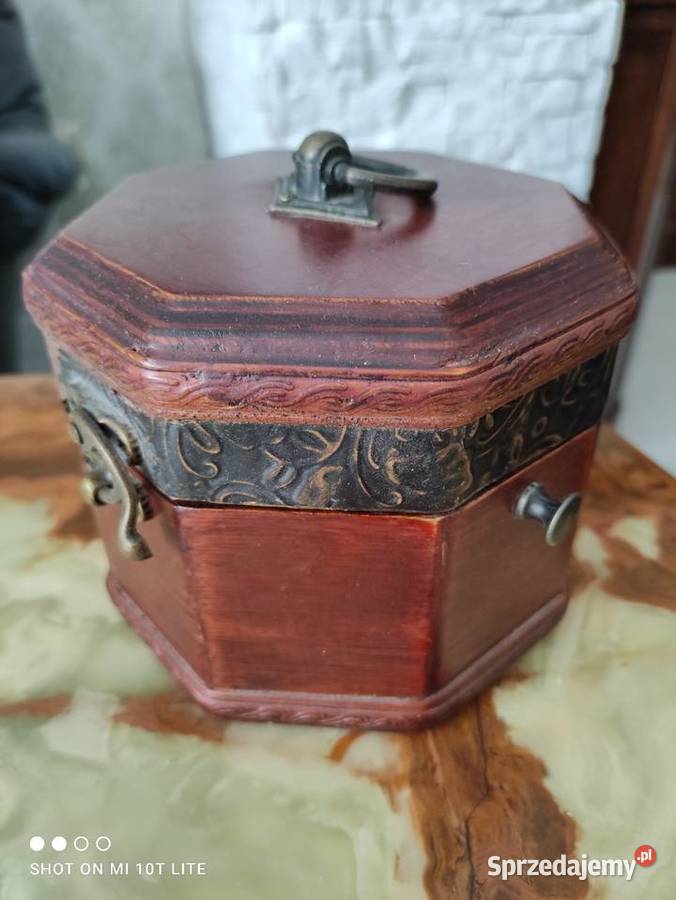 Piękny komplet kuferek Żary sprzedam