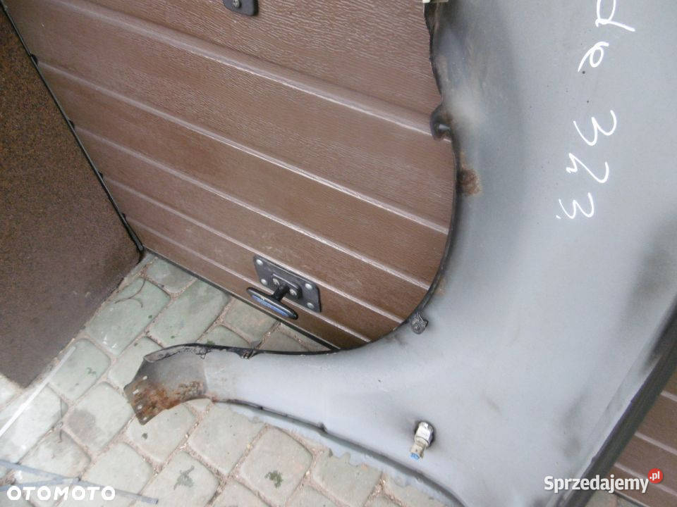 Błotnik prawy MAZDA 323 mazowieckie Radom