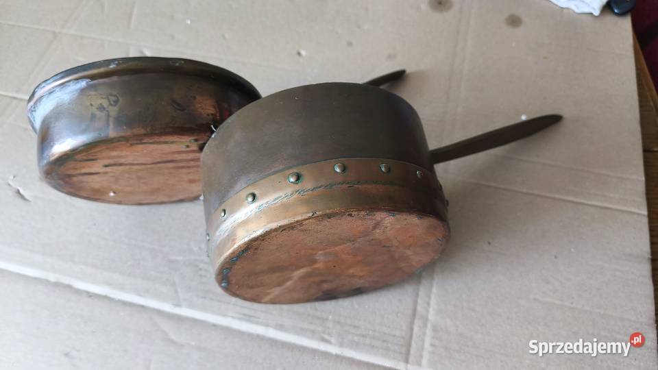 Stary zabytkowy rondel miedziany
