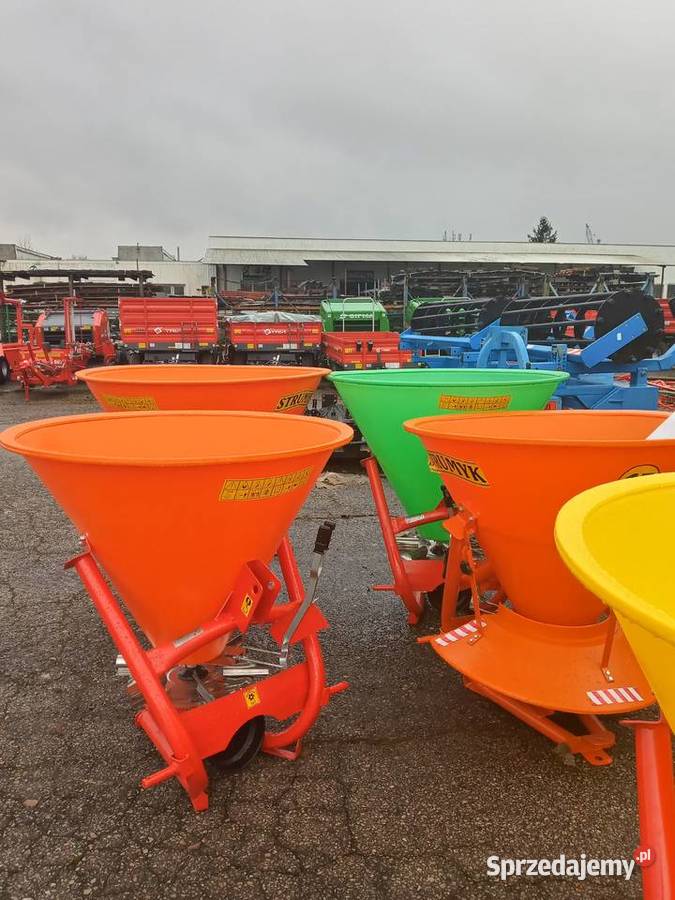 Rozsiewacz nawozów dwutalerzowy STRUMYK TYTAN Przedbórz sprzedam