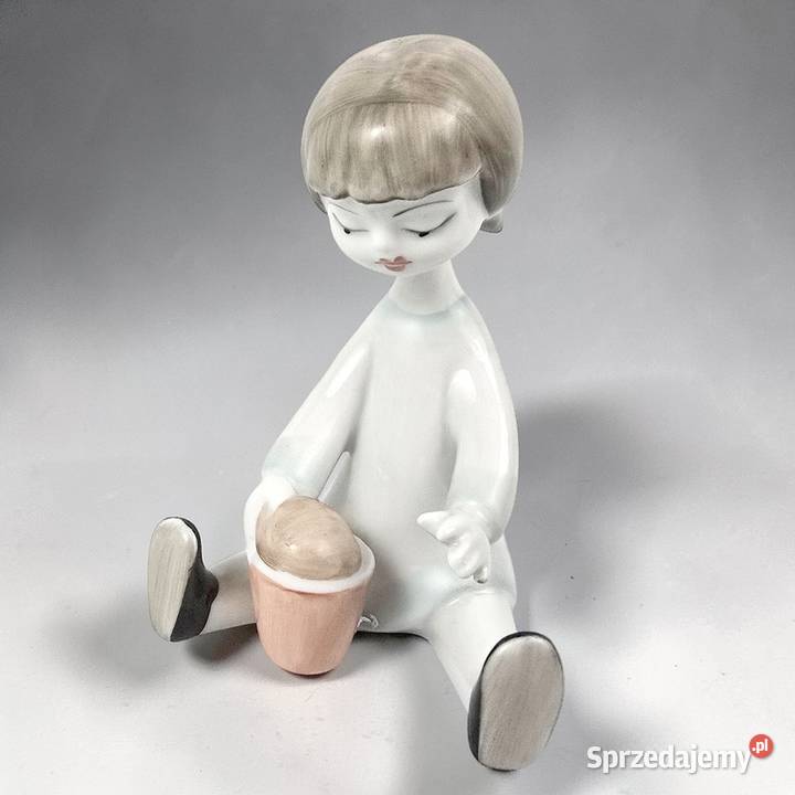 dziecko z wiaderkiem lalki art deco Hollóhza mazowieckie Bronisze