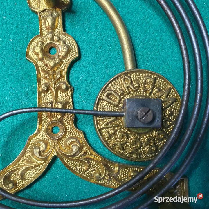 System mocowania mechanizmu zegara z