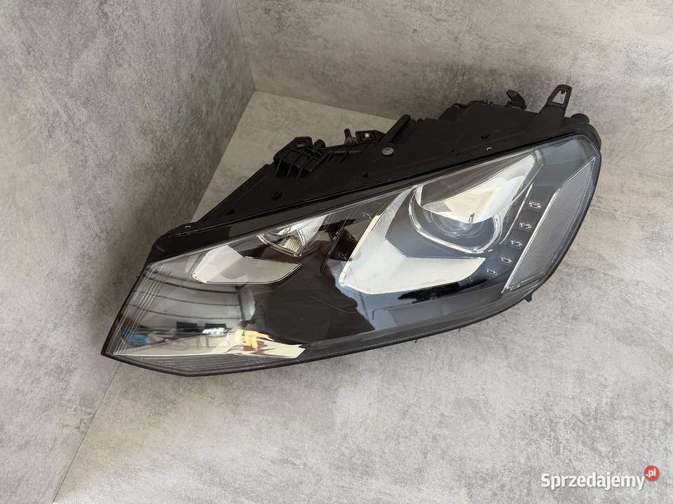 VW TOUAREG II 7P LIFT LAMPA LEWY PRZÓD LEWA osobowe wielkopolskie Wijewo sprzedam