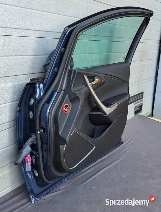 Drzwi prawe przód Opel Astra J IV hatchback Z22A Drzwi Mielęcin