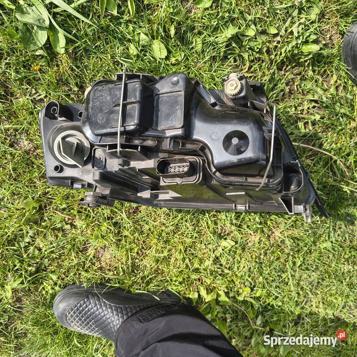 Lampa reflektor Audi A6 C5 0799 prawa oryginał osobowe Zalutyń sprzedam