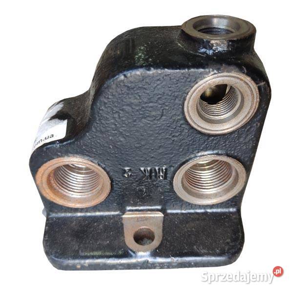 295036A1 Wspornik hydrauliczny zdalny CNH