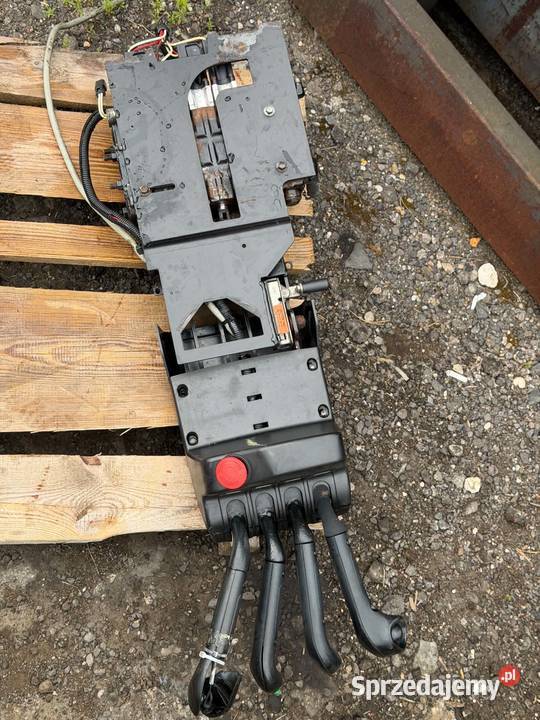 Rozdzielacz hydrauliczny czterosekcyjny hyster śląskie Antonie