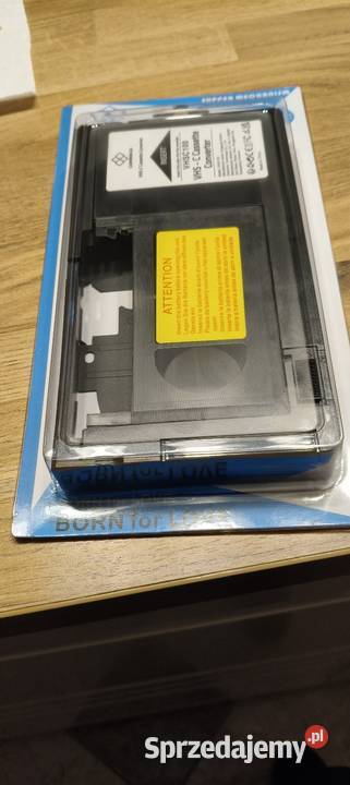Nowa kaseta matka VHS na mniejszą