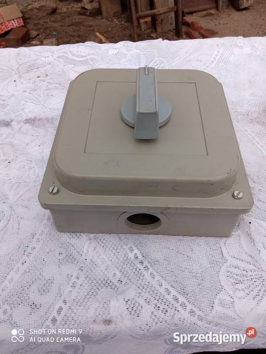 Wyłącznik przełącznik 01 DDR 6035 0064 311120 Żnin sprzedam
