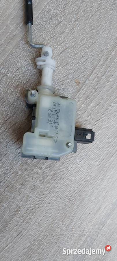 Zamek siłownik klapki paliwa VW TOURAN 1T0810773 osobowe Klapki wlewu paliwa Szczecin sprzedam