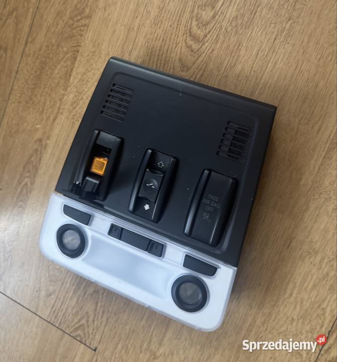 BMW E90 E91 E92 0412r CZARNA LAMPKA PODSUFITKI