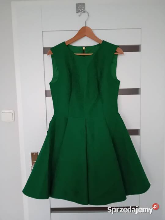 Elegancka zielona sukienka na różne okazje Warszawa