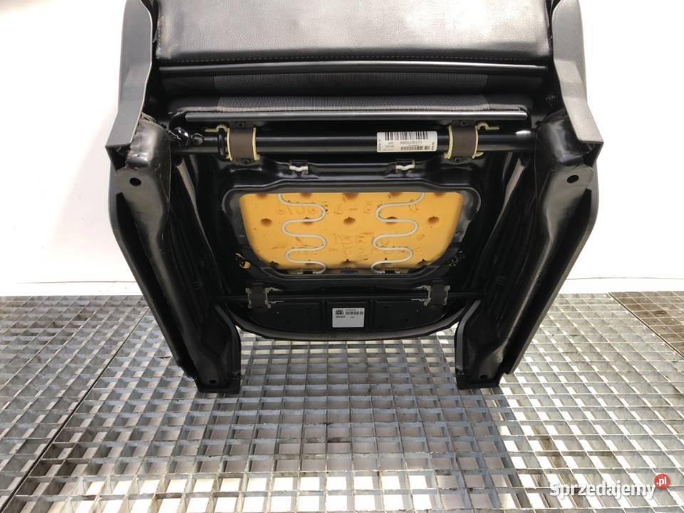 FOTEL PRAWY PRZÓD VW CRAFTER 30 50 Hatchback osobowe