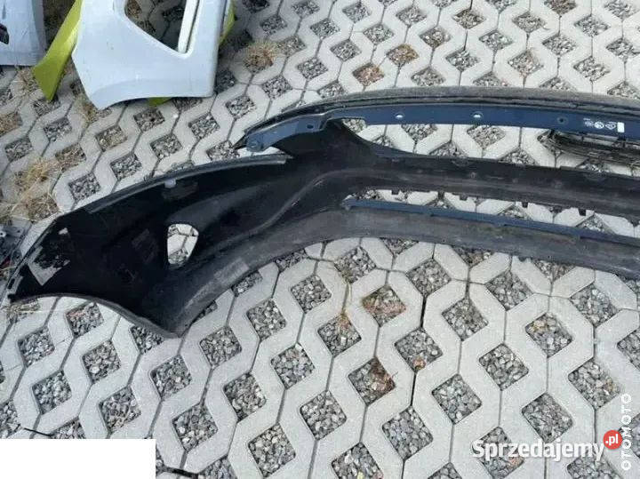 Volvo V40 2013 zderzak przód sprzedam