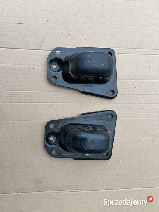 Wspornik wahacza prawy tył Touran 1K0505130J osobowe Chojnice