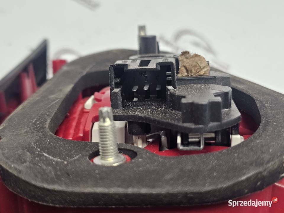 VOLKSWAGEN TIGUAN I LIFT 12r lampa prawa tył w osobowe