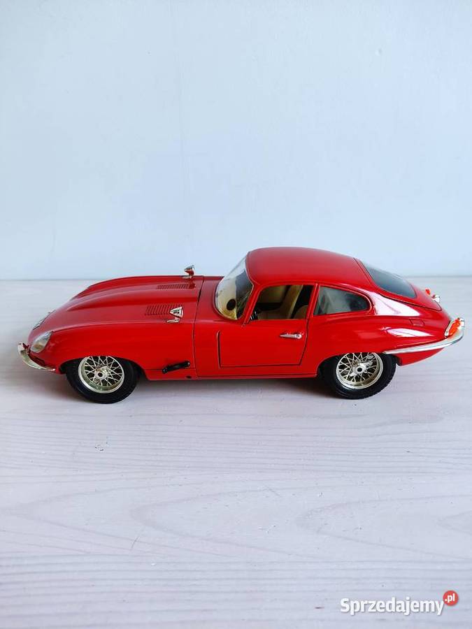 Model samochodu 118 Jaguar E 1961 Bburago Modelarstwo Głuchołazy