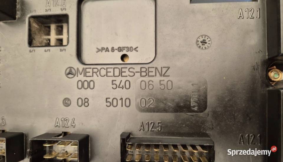 SKRZYNKA BEZPIECZNIKÓW MERCEDES VITO W638 W 638 Skrzynki bezpieczników Działoszyce