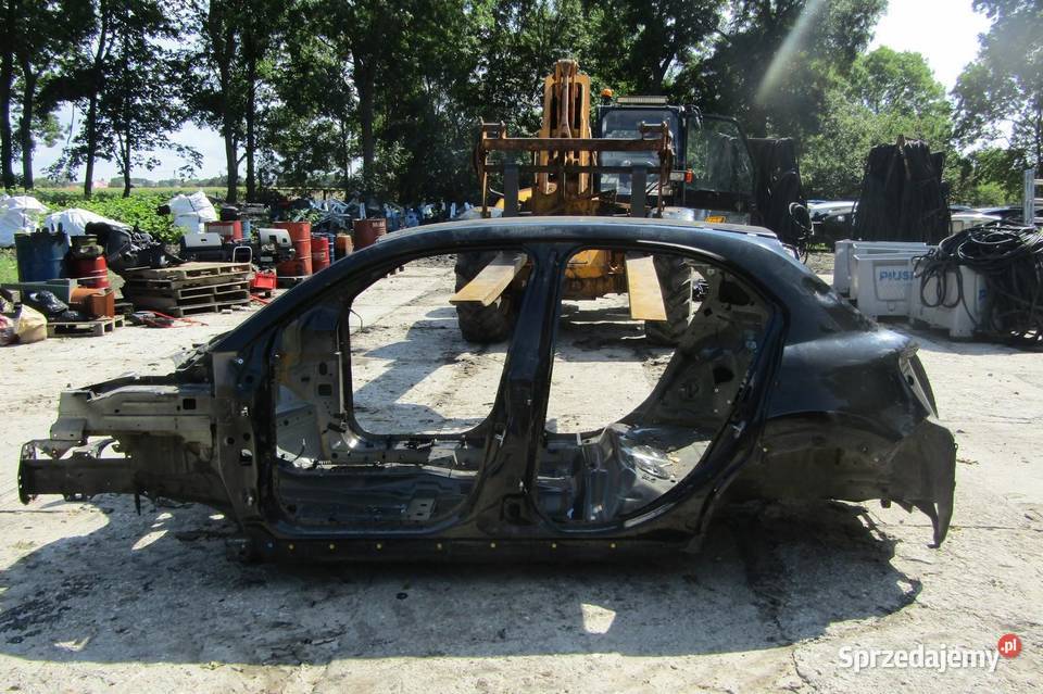 PRÓG SŁUPEK LEWY BOK 601 FIAT 500X